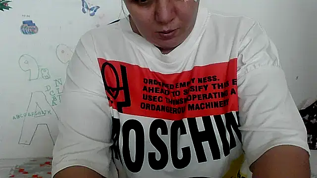 Snapshot of VixenBya chatting on 8, 12, 2024 VixenBya online show from 8, 12, 2024