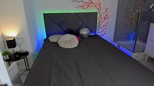 CassieEvans online show from 4, 12, 2025