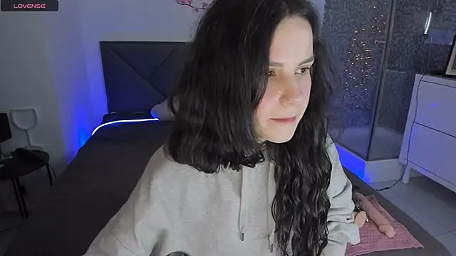 CassieEvans online show from 16, 4, 2026