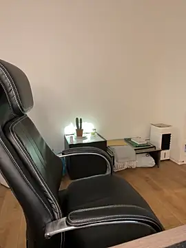 Snapshot of Fancy-Francy chatting on 12, 12, 2024 Fancy-Francy online show from 12, 12, 2024