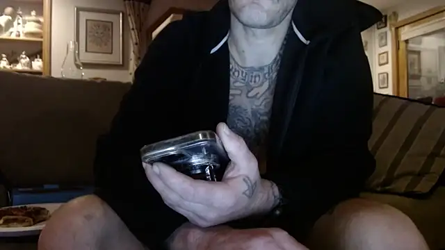 UnCuTupTheBuTT online show from 30, 10, 2025