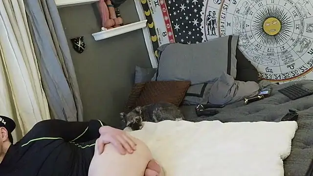 UnCuTupTheBuTT online show from 5, 2, 2026