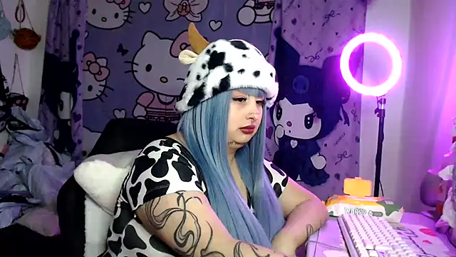 Snapshot of lussyevans24 chatting on 5, 7, 2026 lussyevans24 online show from 5, 7, 2026