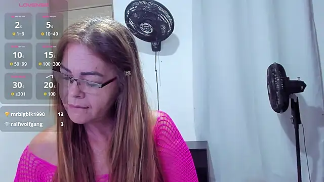 Snapshot of Sanddi_milff chatting on 6, 10, 2025 Sanddi milff online show from 6, 10, 2025