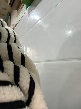 Snapshot of Asia-Melody chatting on 21, 2, 2025 Asia-Melody online show from 21, 2, 2025