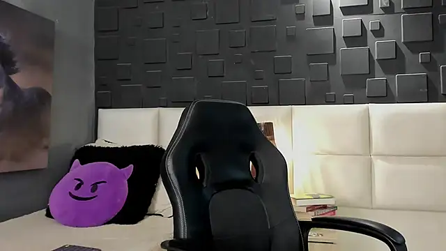 DannSaenz online show from 12, 2, 2025