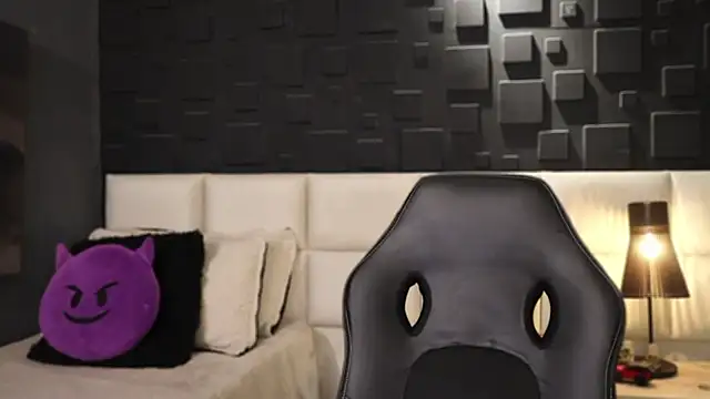 DannSaenz online show from 14, 2, 2025