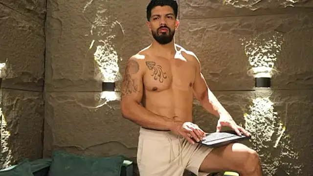 DannSaenz online show from 11, 3, 2025