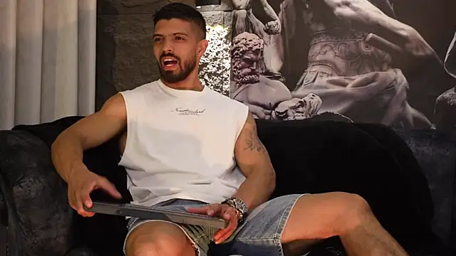 DannSaenz online show from 25, 11, 2025