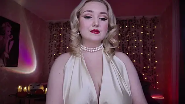 Snapshot of AllisonBlack_ chatting on 31, 10, 2025 AllisonBlack online show from 31, 10, 2025