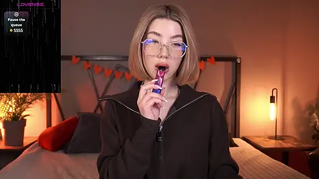 LindaThacker online show from 4, 3, 2025