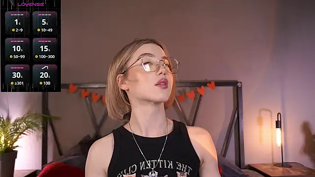 LindaThacker online show from 12, 3, 2025