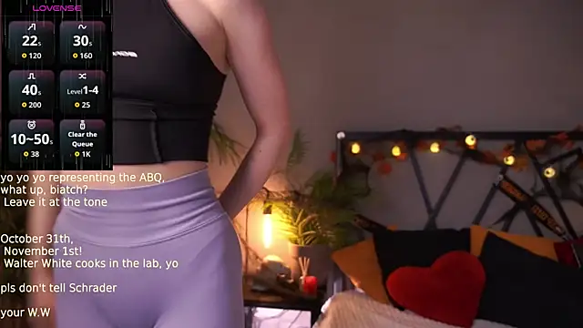 LindaThacker online show from 28, 10, 2025