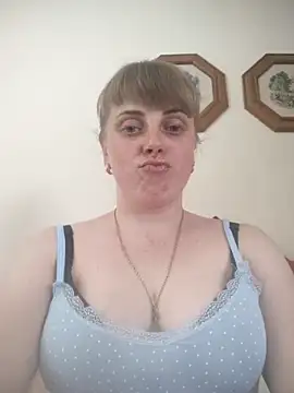 Snapshot of CoddessCrystal chatting on 30, 5, 2026 CoddessCrystal online show from 30, 5, 2026