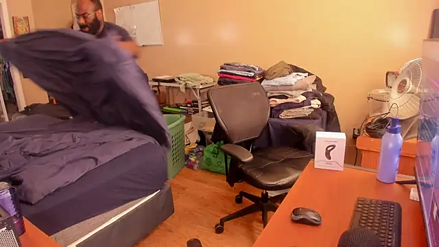 MrChuckDailyXXX online show from 2, 2, 2025