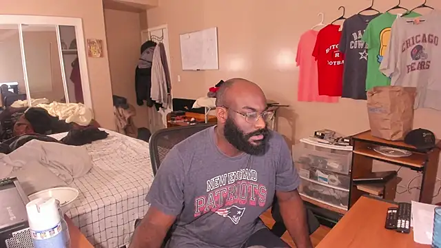 MrChuckDailyXXX online show from 6, 10, 2025