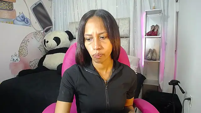 EMMA SWEETT1 online show from 25, 11, 2025