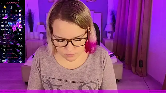 EVAshinyGIRL online show from 23, 1, 2025