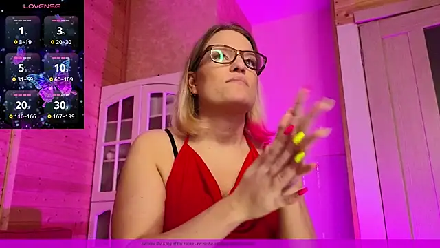 EVAshinyGIRL online show from 13, 3, 2025