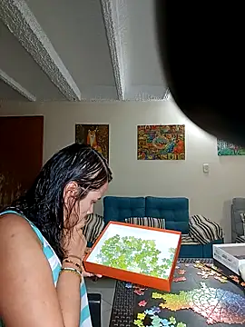 carlajames  online show from 12, 3, 2025