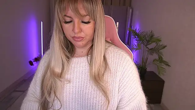 KiraCandyS online show from 19, 1, 2025