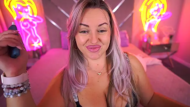 KiraCandyS online show from 16, 10, 2025