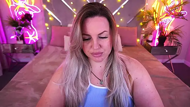 Snapshot of KiraCandyS chatting on 20, 4, 2026 KiraCandyS online show from 20, 4, 2026