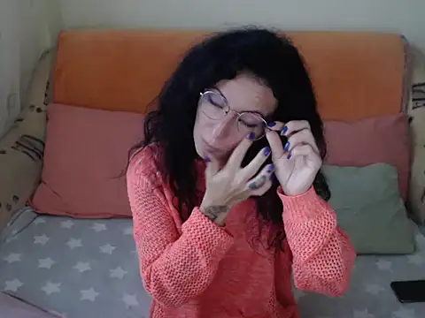 Snapshot of Emmatoo chatting on 6, 11, 2025 Emmatoo online show from 6, 11, 2025