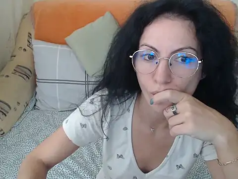 Snapshot of Emmatoo chatting on 14, 11, 2025 Emmatoo online show from 14, 11, 2025