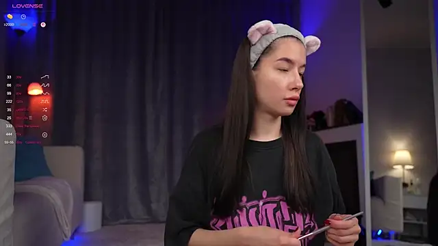 Amely Young online show from 11, 9, 2025