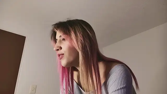 Snapshot of linnie_ chatting on 7, 3, 2025 linnie online show from 7, 3, 2025