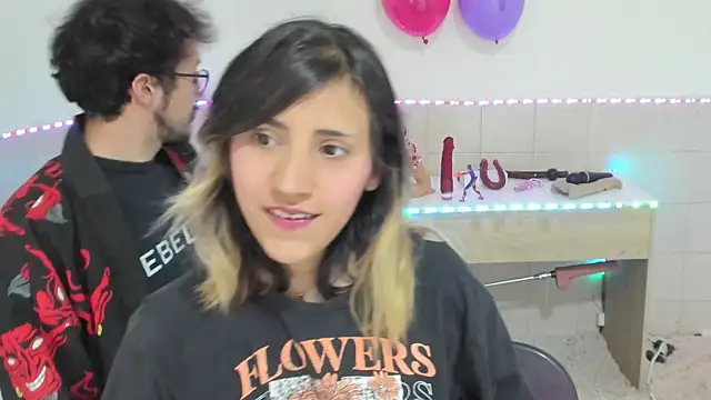 Snapshot of linnie_ chatting on 21, 9, 2025 linnie online show from 21, 9, 2025