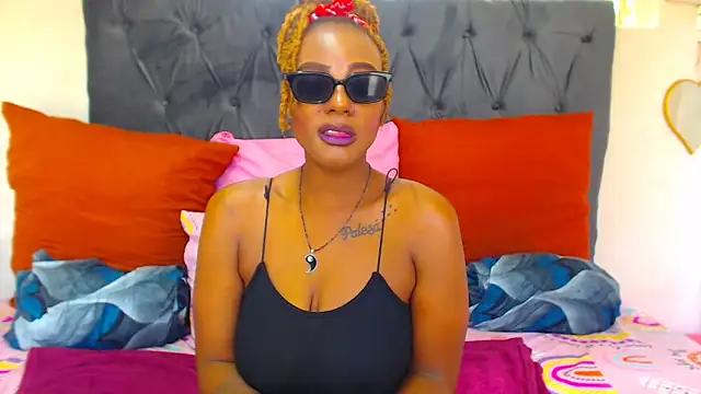 Snapshot of SAVAGExBOO chatting on 27, 2, 2025 SAVAGExBOO online show from 27, 2, 2025