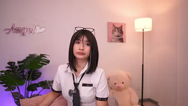 Angeeel  online show from 13, 10, 2025