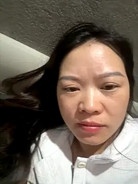 Snapshot of Hellen_111 chatting on 2, 11, 2025 Hellen 111 online show from 2, 11, 2025