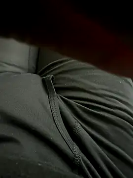 Snapshot of Big-dick_1 chatting on 28, 10, 2025 Big-dick 1 online show from 28, 10, 2025