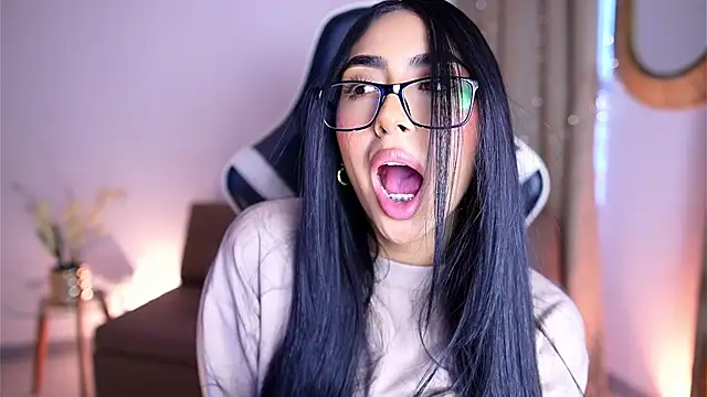 Snapshot of Sara_albrecht chatting on 27, 12, 2024 Sara albrecht online show from 27, 12, 2024