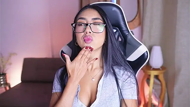 Snapshot of Sara_albrecht chatting on 6, 1, 2025 Sara albrecht online show from 6, 1, 2025