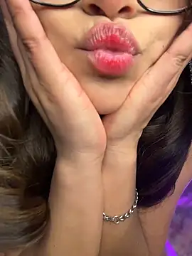 Lily candy X online show from 11, 4, 2026