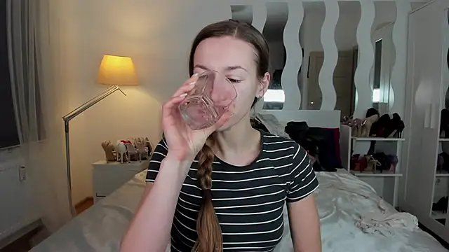 KateRedgar online show from 23, 2, 2025