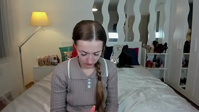 KateRedgar online show from 19, 3, 2025