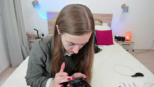 KateRedgar online show from 6, 10, 2025