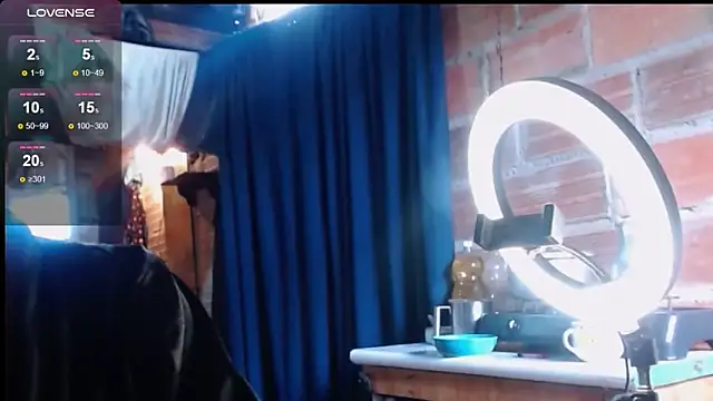 Snapshot of Alanagracia chatting on 6, 11, 2025 Alanagracia online show from 6, 11, 2025