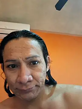 miicheele32 online show from 5, 11, 2025