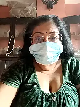 Snapshot of LAVERNIYA_ chatting on 13, 12, 2024 LAVERNIYA  online show from 13, 12, 2024