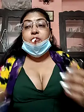 Snapshot of LAVERNIYA_ chatting on 12, 1, 2025 LAVERNIYA  online show from 12, 1, 2025