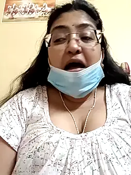 Snapshot of LAVERNIYA_ chatting on 1, 2, 2025 LAVERNIYA  online show from 1, 2, 2025