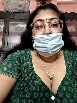 Snapshot of LAVERNIYA_ chatting on 2, 2, 2025 LAVERNIYA  online show from 2, 2, 2025