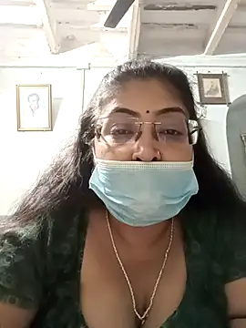 Snapshot of LAVERNIYA_ chatting on 4, 2, 2025 LAVERNIYA  online show from 4, 2, 2025