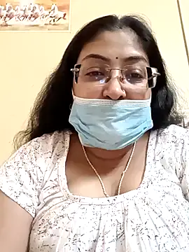 Snapshot of LAVERNIYA_ chatting on 8, 2, 2025 LAVERNIYA  online show from 8, 2, 2025